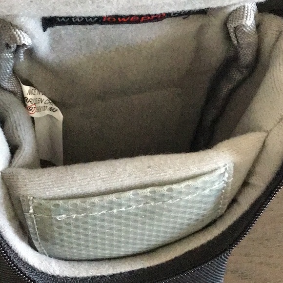 Lowepro Camera Case/ SD cards/ Tripod - Picture 2 of 4